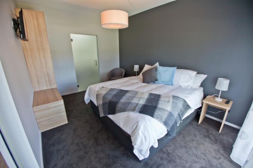 Waterfront Apartments image 10